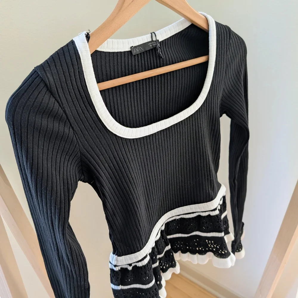 NWT Zara Crochet Ribbed Knit Cropped Long Sleeve Top In Black - M
